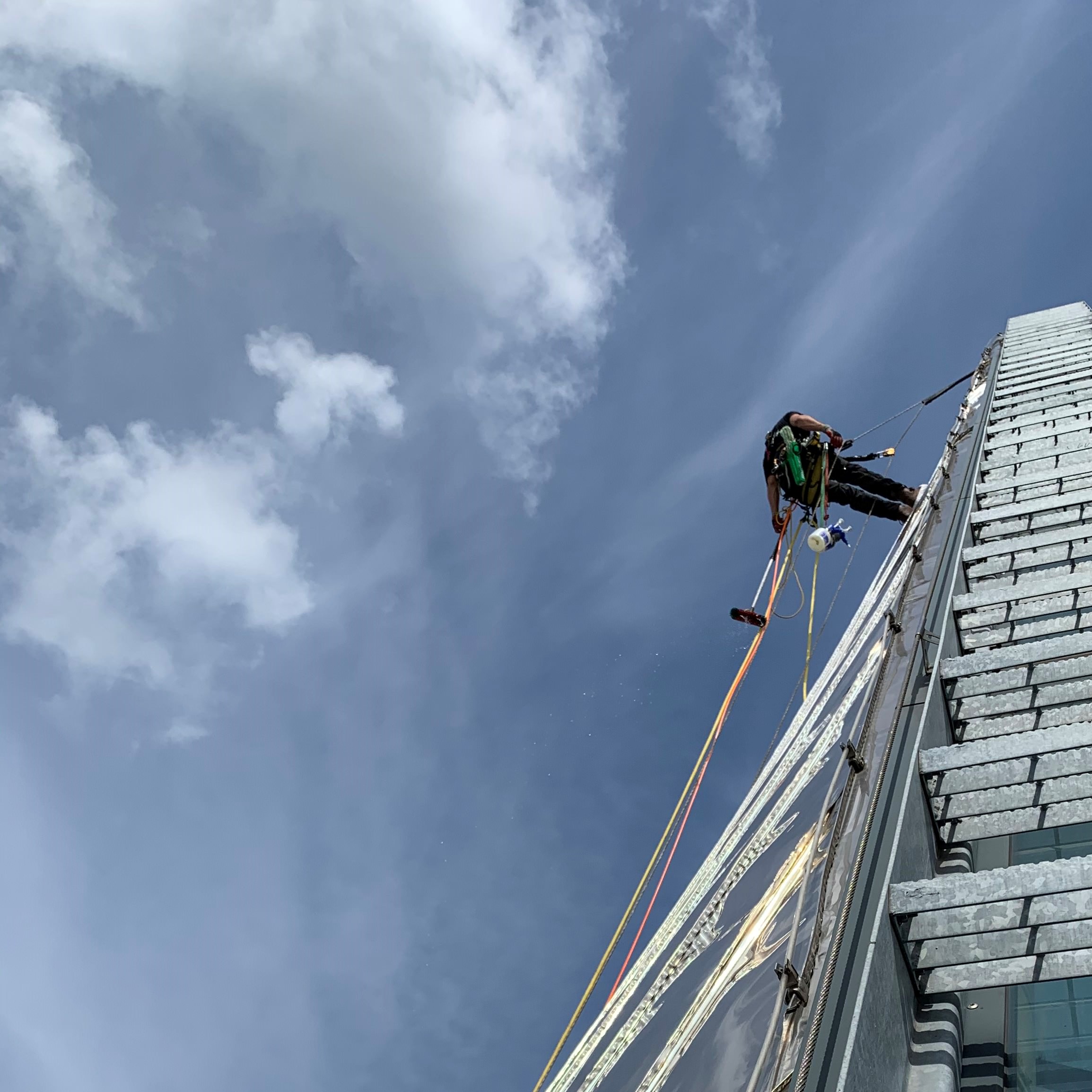 Rope Access specialistisch reinigen - HWS - High Work Solutions